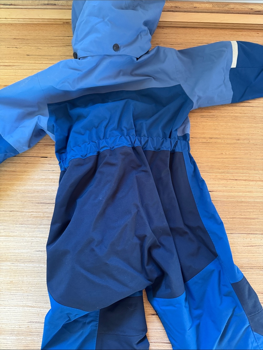 Helly Hansen suit - Picture 3 of 5